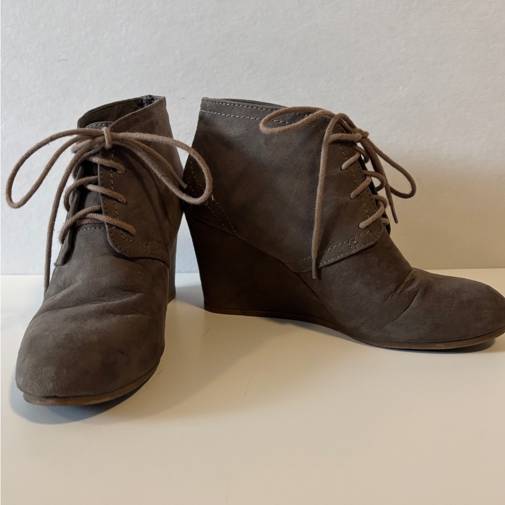 Stylish Mushroom Gray Brown Wedge Ankle Boots